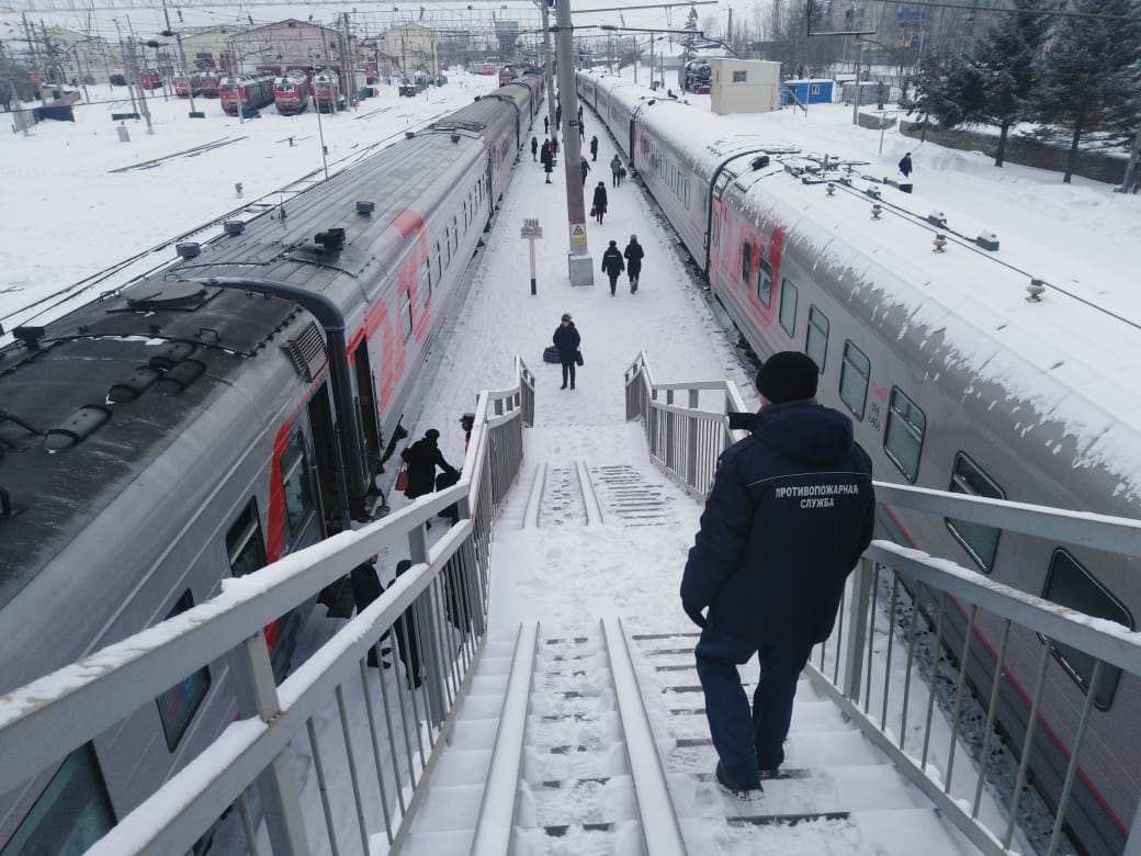 Поезд 112 новосибирск тында. Сход вагонов Амурская область. Сковородино сход вагонов. Тында сход вагона.