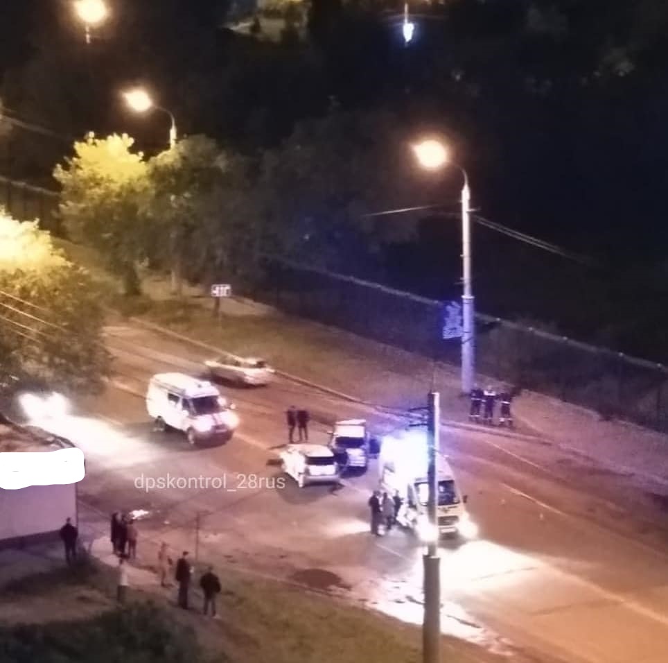 Три автомобиля стали участниками жесткого ДТП в микрорайоне Благовещенска