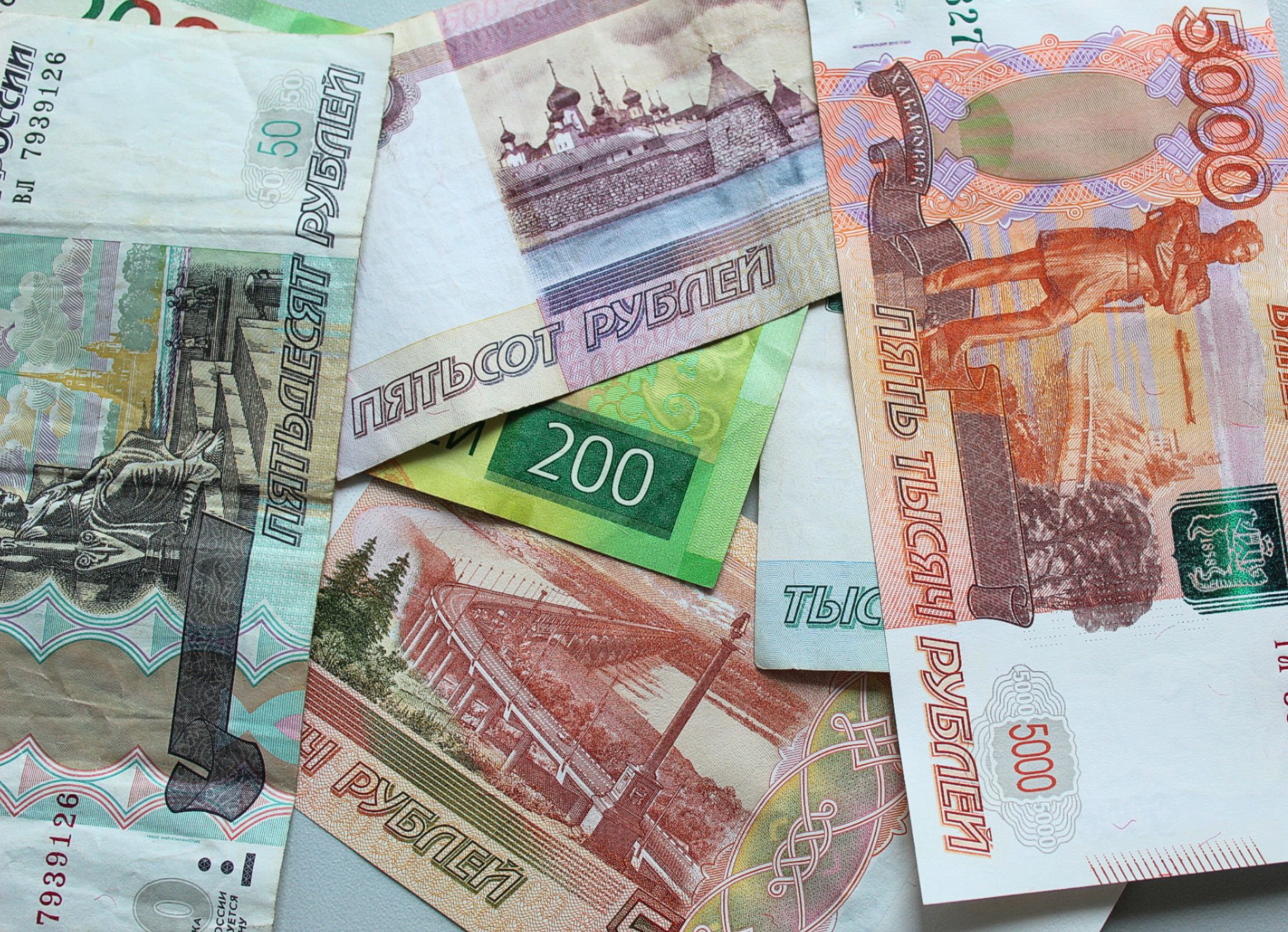 Новые купюры в 1000 и 5000 рублей изменят достопримечательности