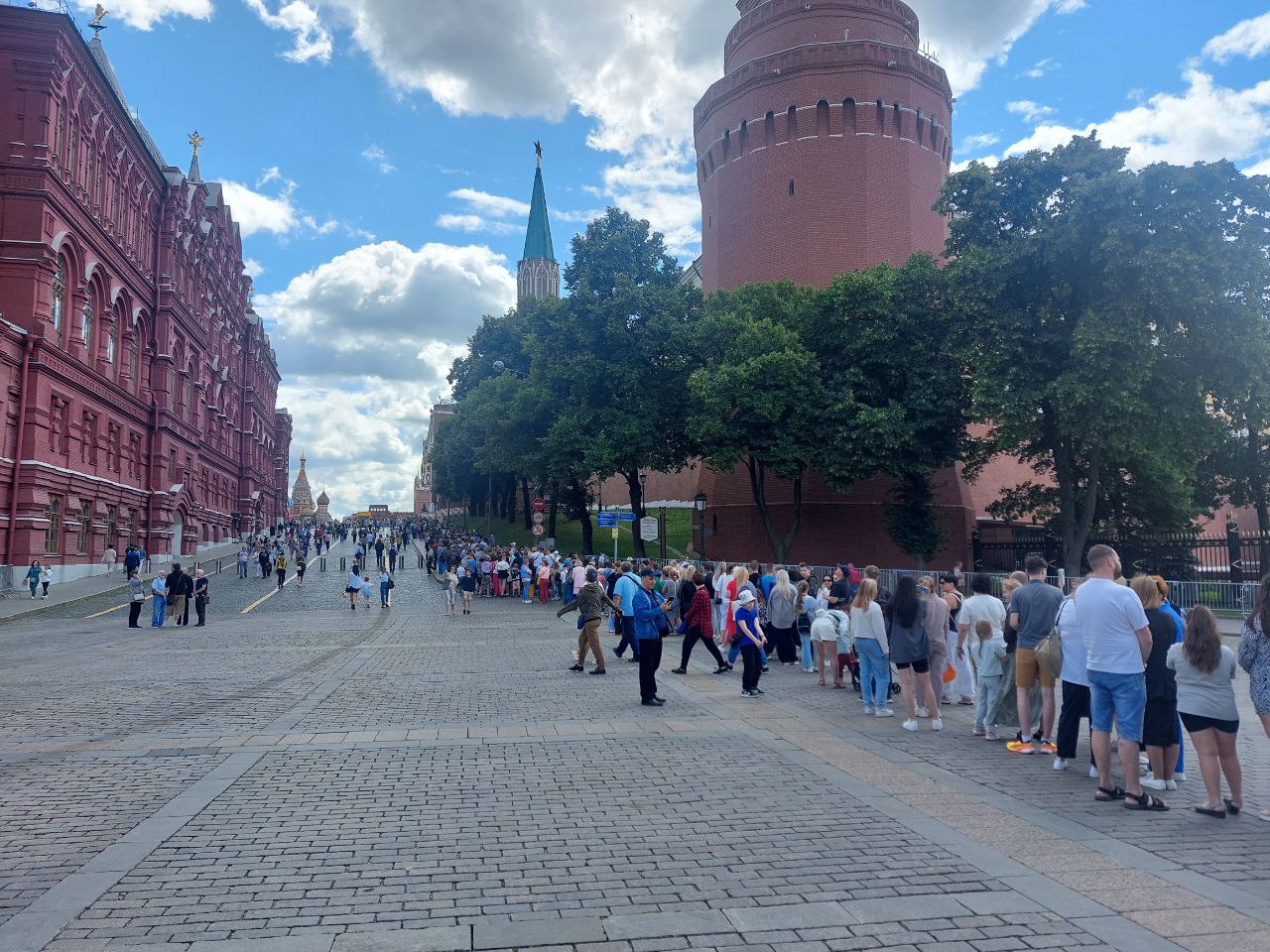 Разгар москва. 22 Июля красная площадь. Красная площадь Москва закрытие.