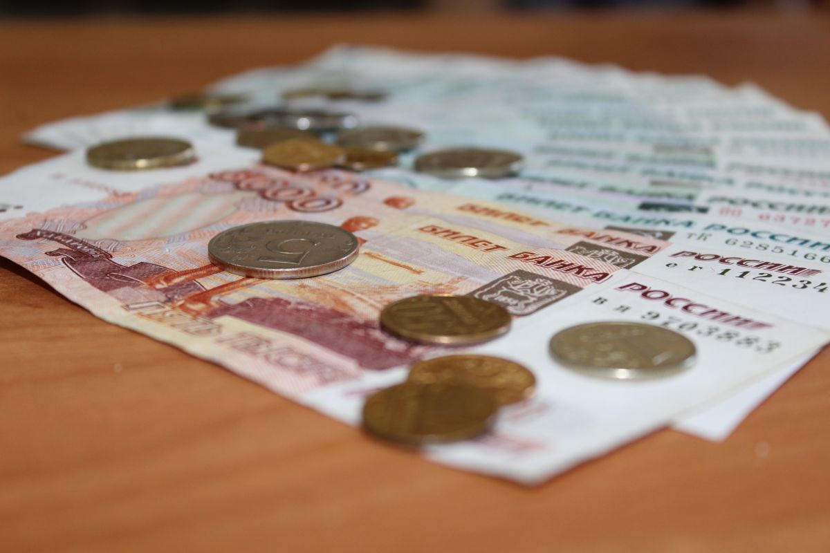 Подоходный налог при зарплате до 30 тыс. рублей хотят отменить россиянам