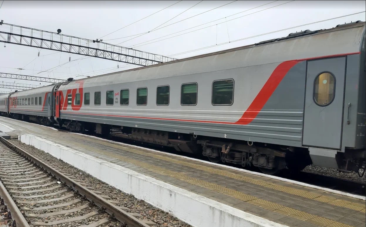 Поезд Владивосток - Москва остановили в Приморье из-за сообщения о бомбе