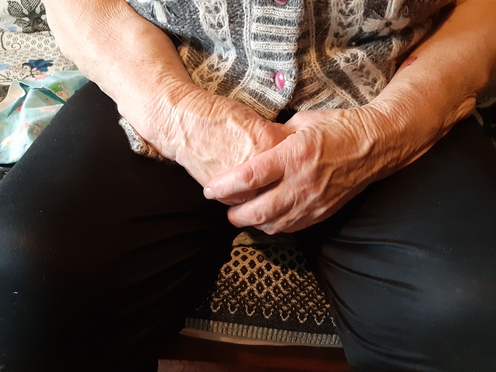 Выявить деменцию у близкого человека помогут три вопроса