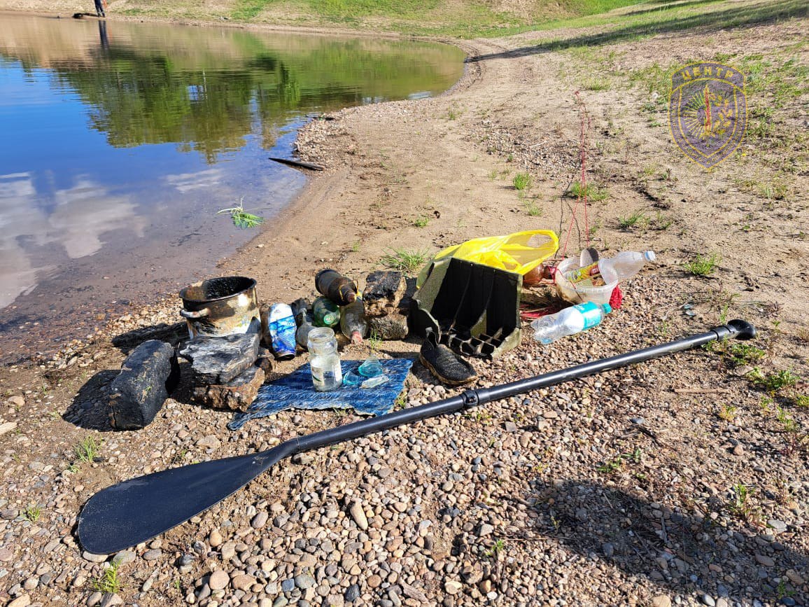 Лопату, весло и кастрюли достали водолазы из водоемов Амурской области