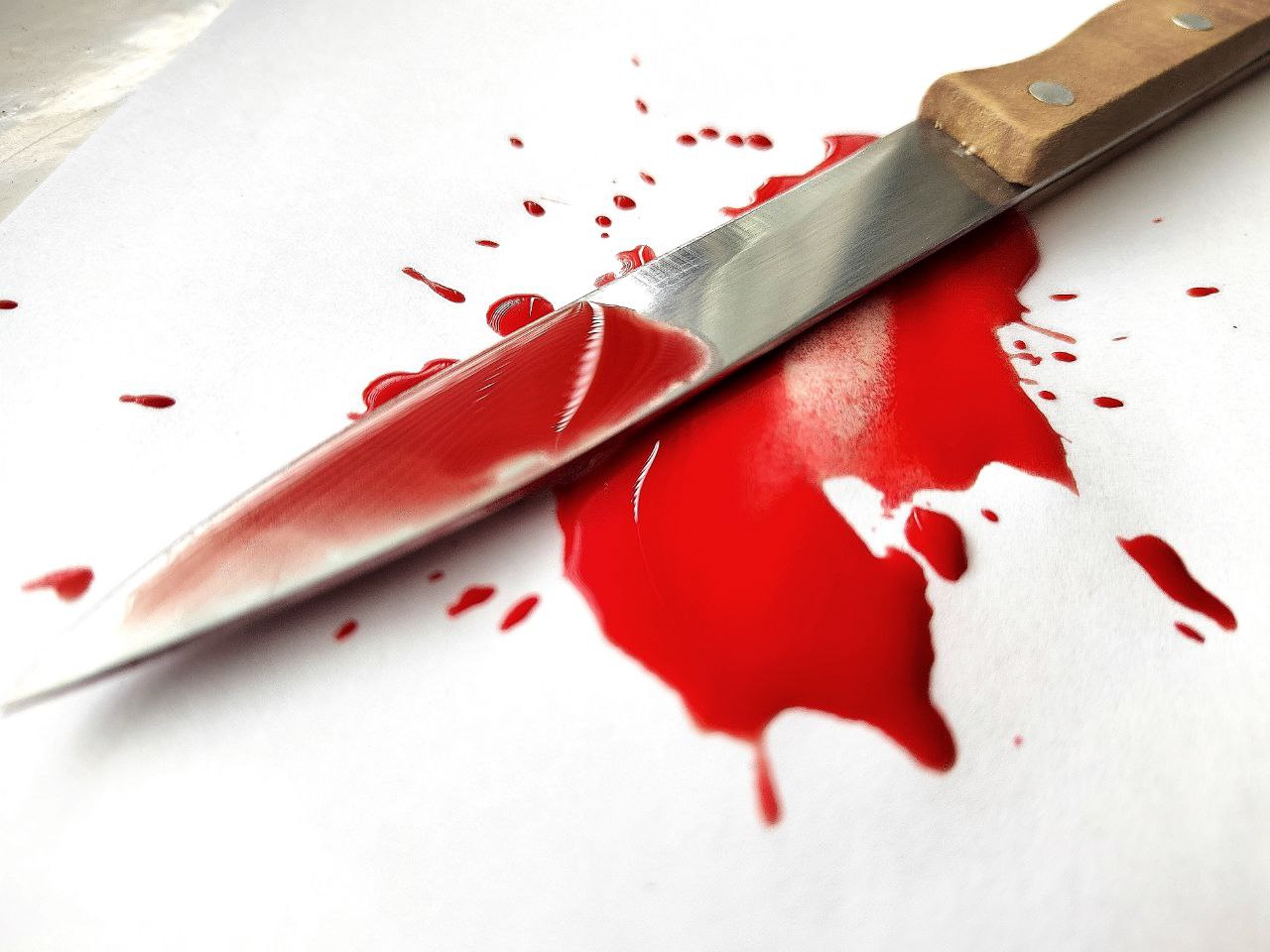 Вахтовиков с ножевыми ранениями госпитализировали в Приамурье