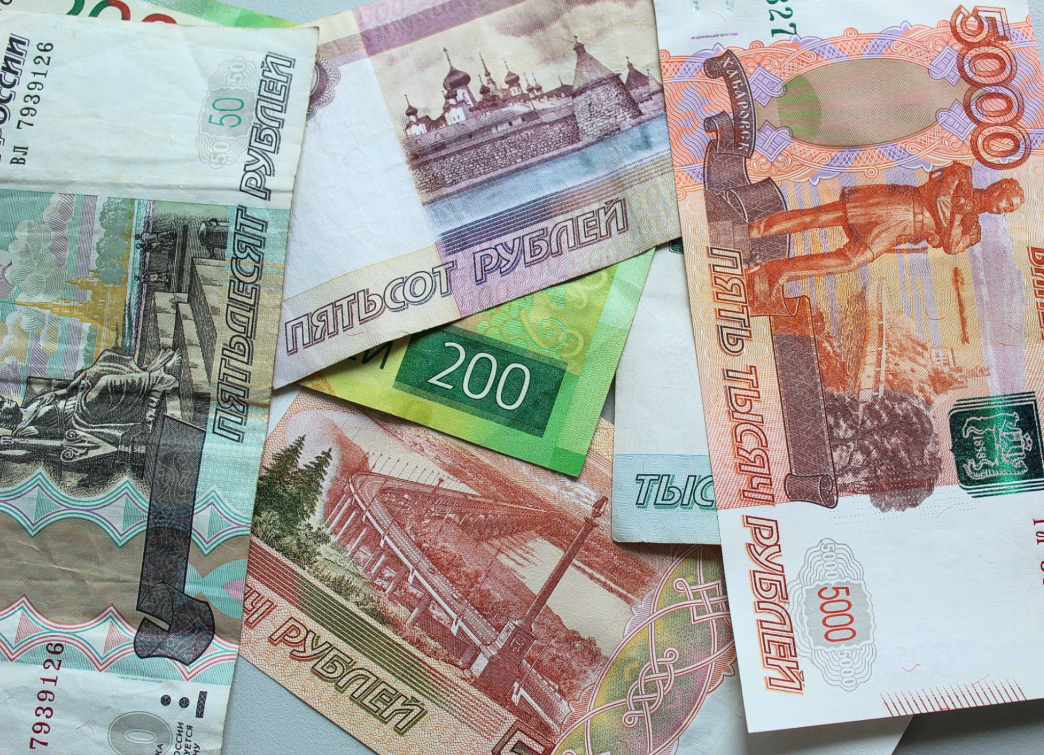 Взыскивать долги по налогам с россиян хотят без суда