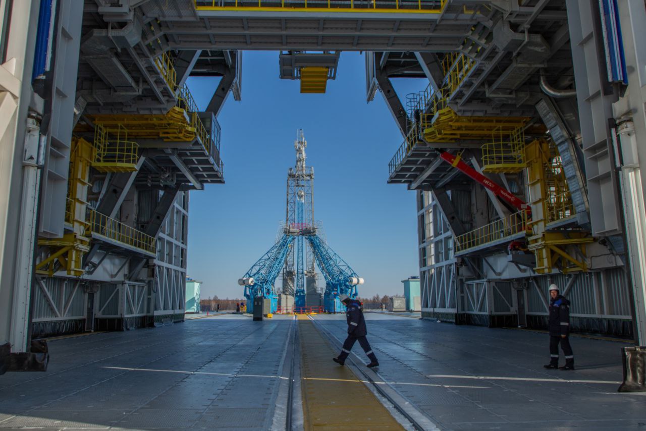 На космодроме Восточный готовятся к приему ракеты для запуска новых спутников