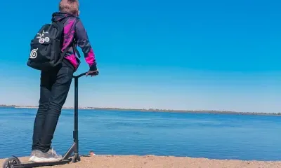 Водитель электросамоката наехал на девушку в Приамурье