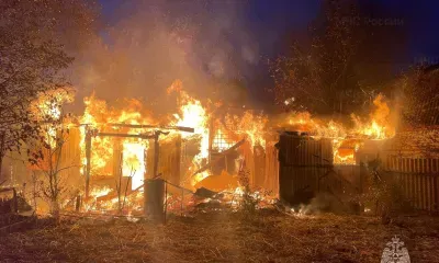 Жилой дом отстояли во время пожара в Белогорске