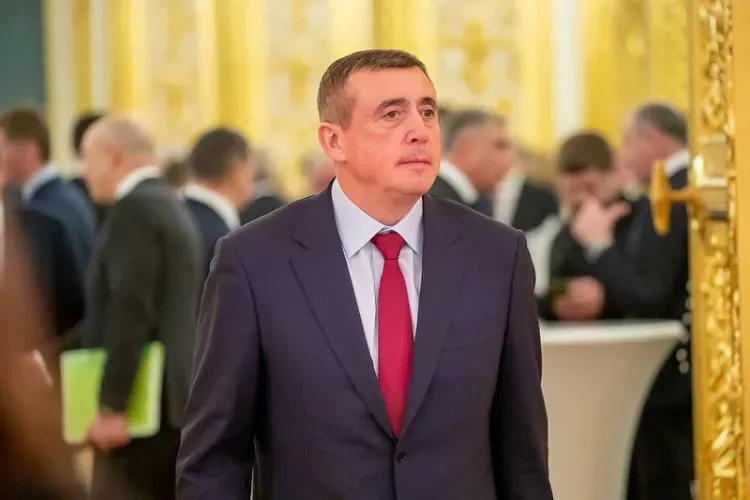 На Сахалине привитым от коронавируса разрешат ходить без масок