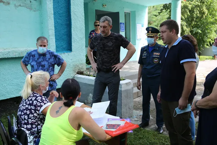 Губернатор проверил работу комиссий по оценке ущерба от наводнения в Благовещенском районе