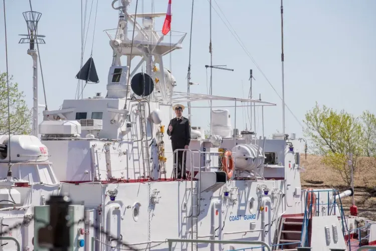 Молочного поросенка подарили пограничникам в Приамурье