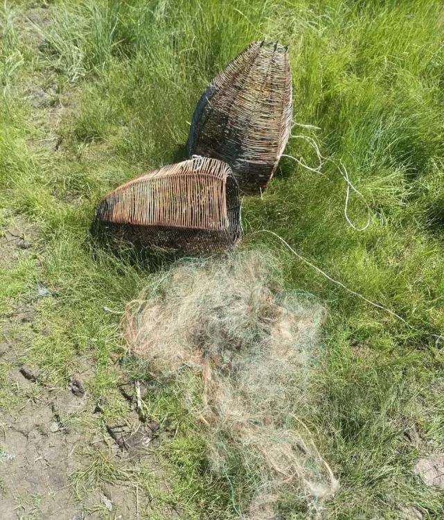 Предметы, опасные для рыб, вытащили из водоемов Приамурья