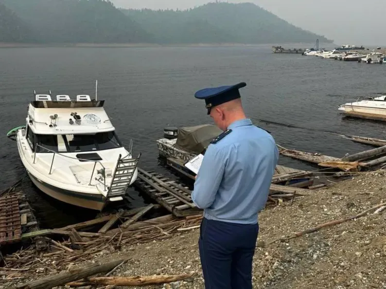 Пассажиров незаконно перевозили в акватории Зейского водохранилища