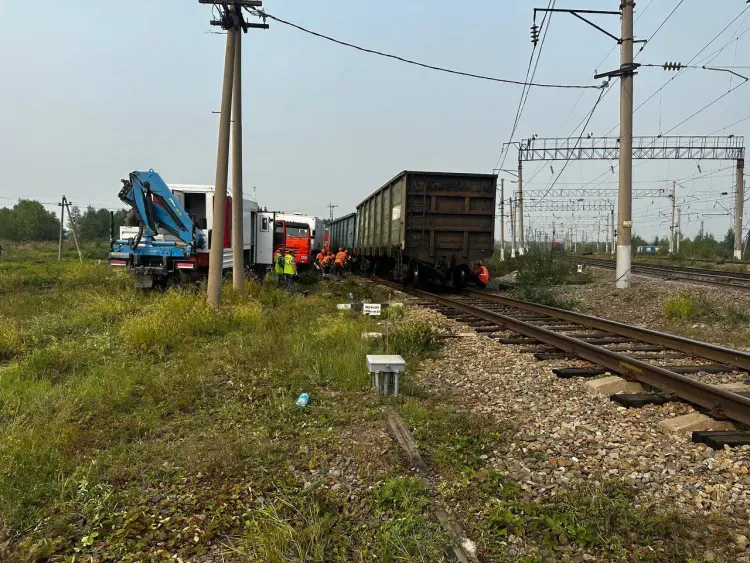 Сход вагонов с углем произошел в Амурской области