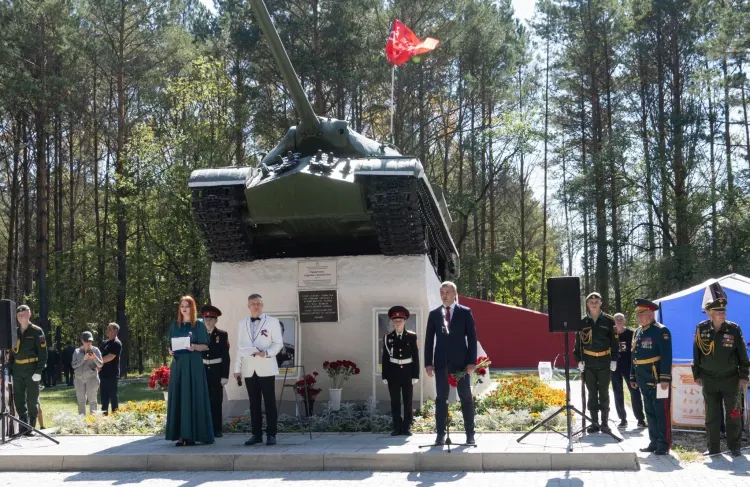 Память воинов-танкистов почтили в Благовещенске