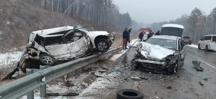 Пожарные вытащили мертвого водителя на трассе Благовещенск-Свободный