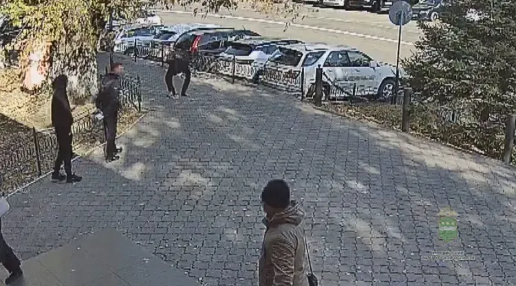 Полиция вернула деньги, потерянные возле здания УМВД