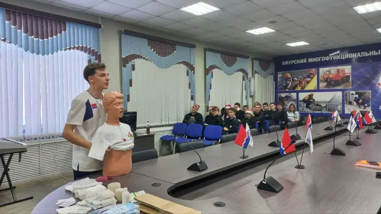 Оказанию первой помощи научили будущих представителей рабочих профессий