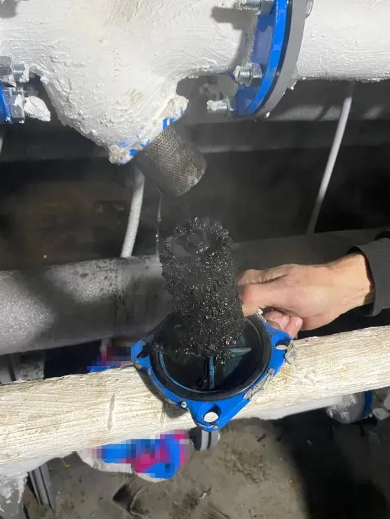 С проблемой низкого качества воды столкнулись при капремонте дома в Шимановске