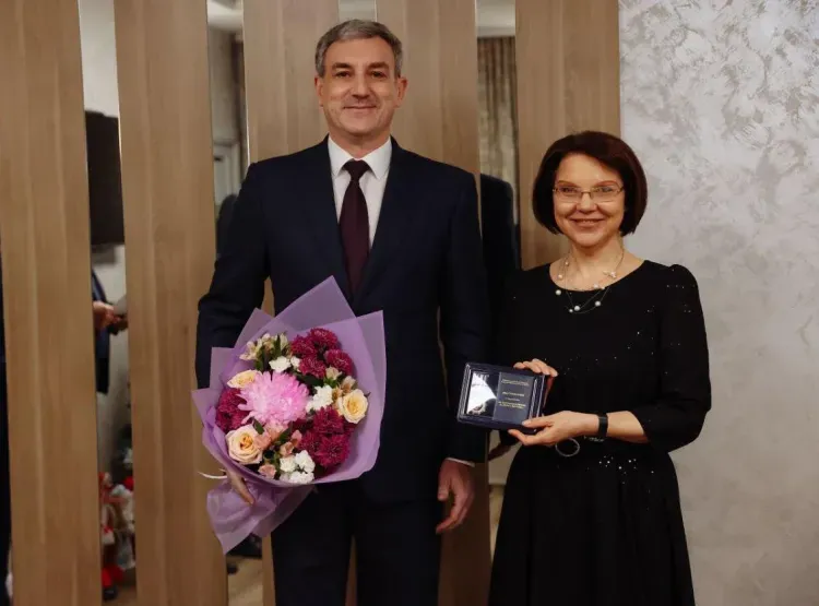 Министр из Амурской области получила высшую ведомственную награду