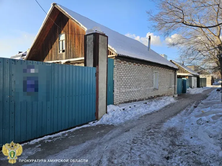 "Резиновый" дом: амурчанка прописала на своей жилплощади более 120 мигрантов