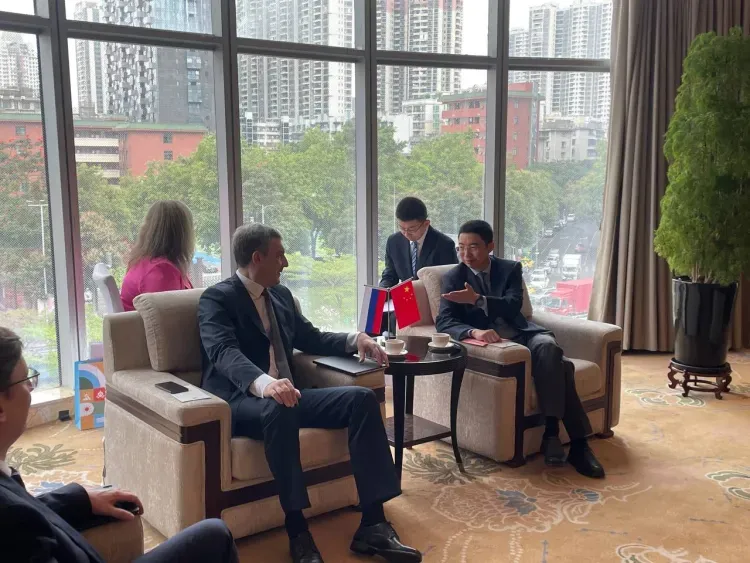 Приамурье работает с федеральным центром по безвизовому режиму для Китая и России