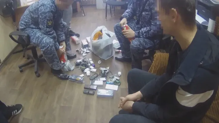 В Приамурье заключенным принесли "запрещенку" в коробках из-под молока