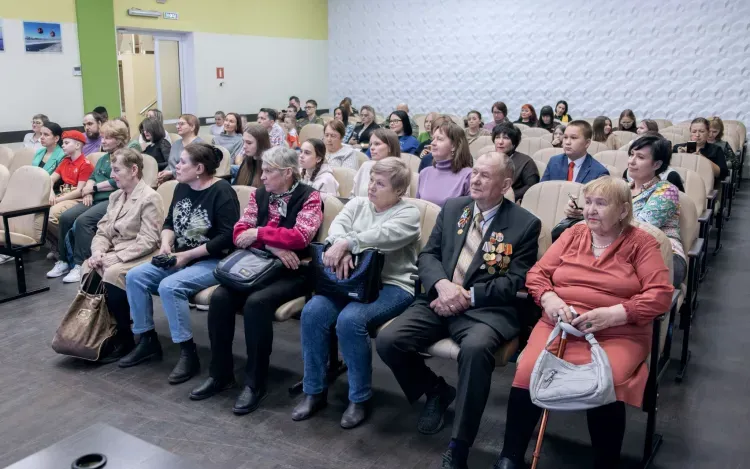 Отличников Тотального диктанта наградили в Благовещенске