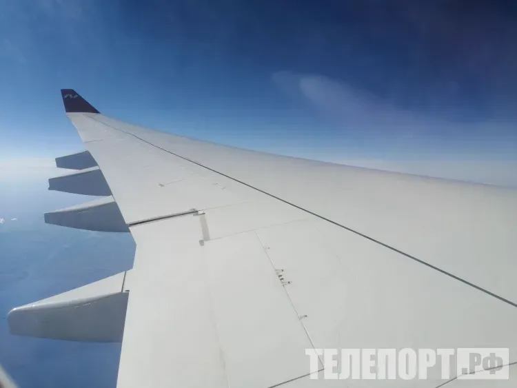 Самолет с пассажирами аварийно сел во Владивостоке