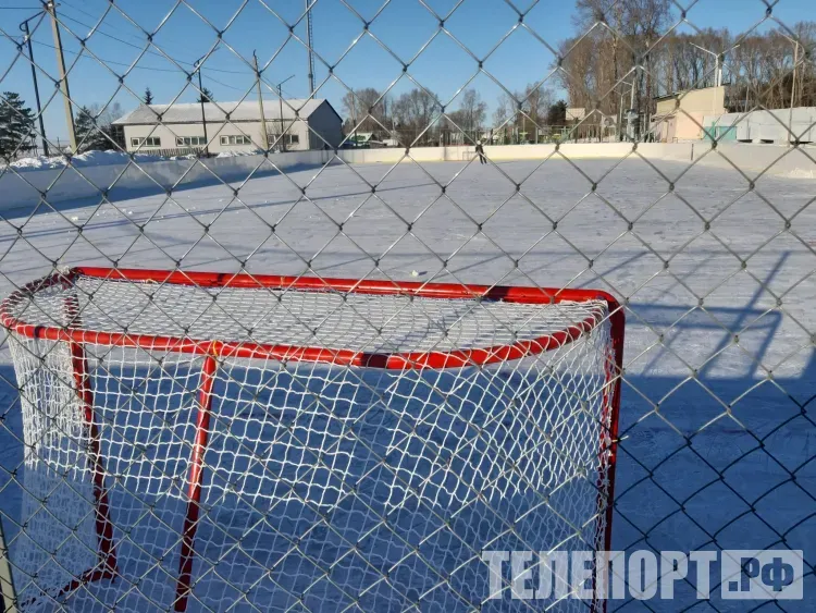 Хоккейные коробки после международного фестиваля отдают амурчанам
